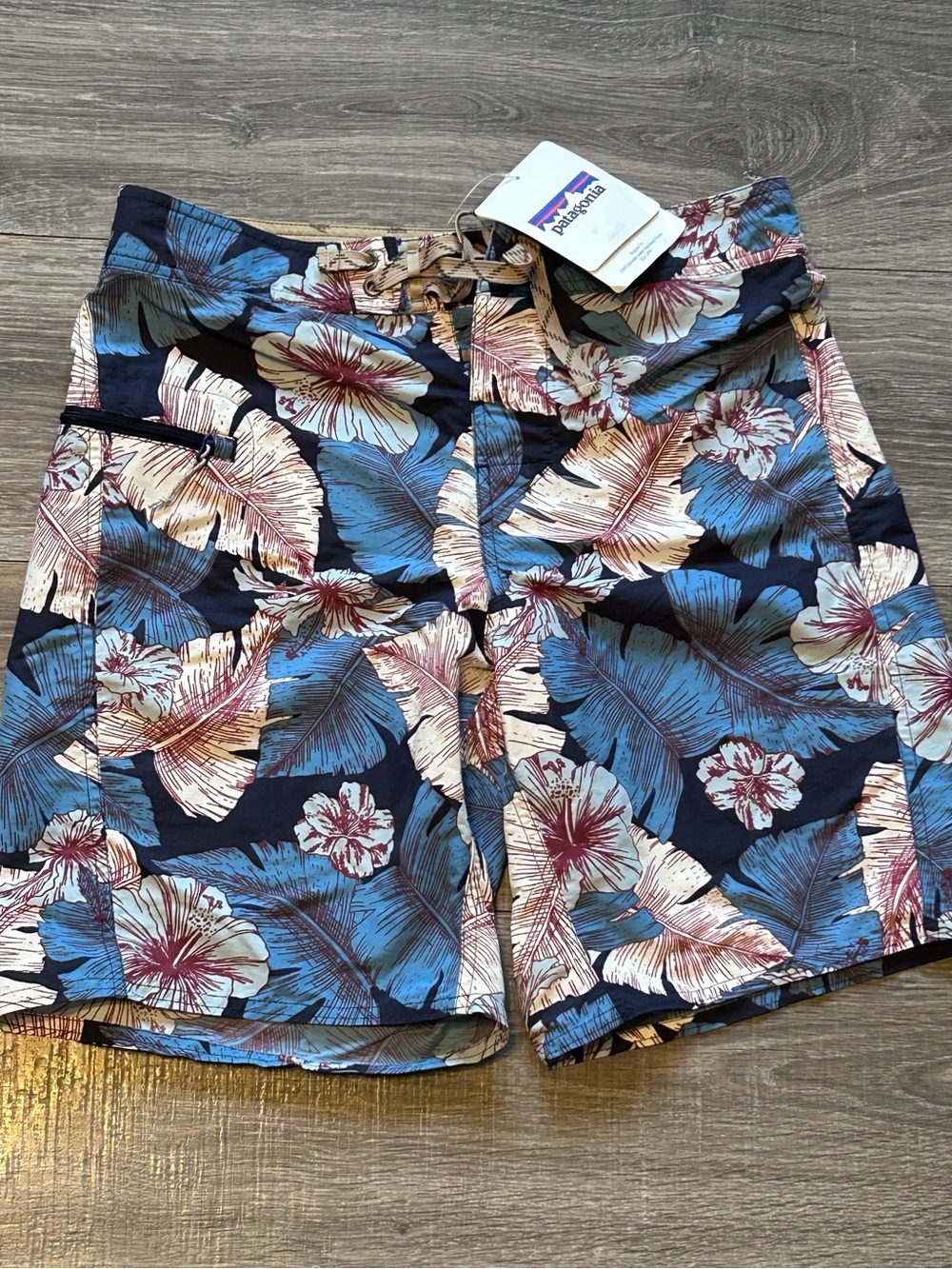 NWT Patagonia Wavefarer Board Shorts Size 30